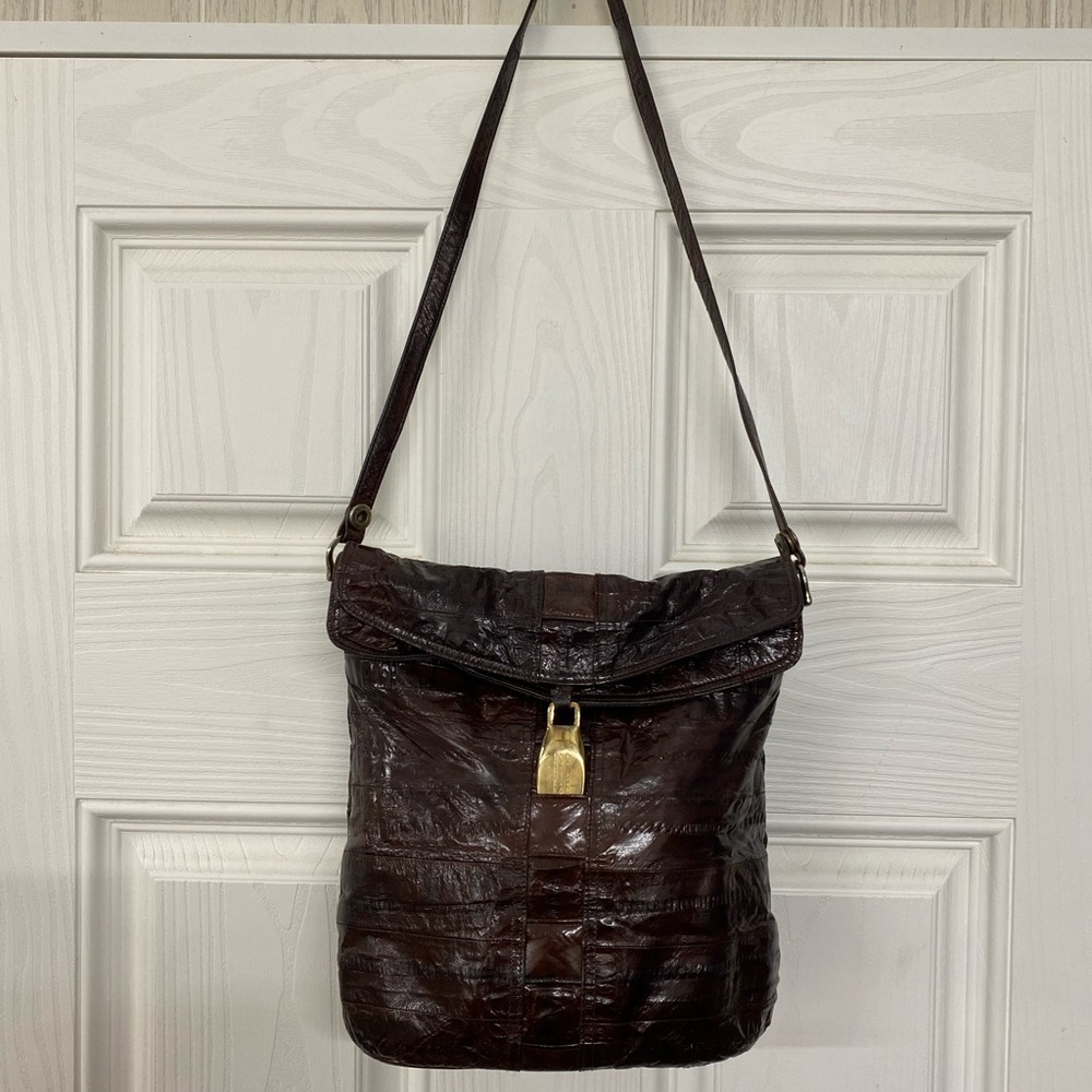Vintage Genuine Eel Skin
Bucket Purse Shoulder Bag
Oxblood Burgundy 11x9x5
